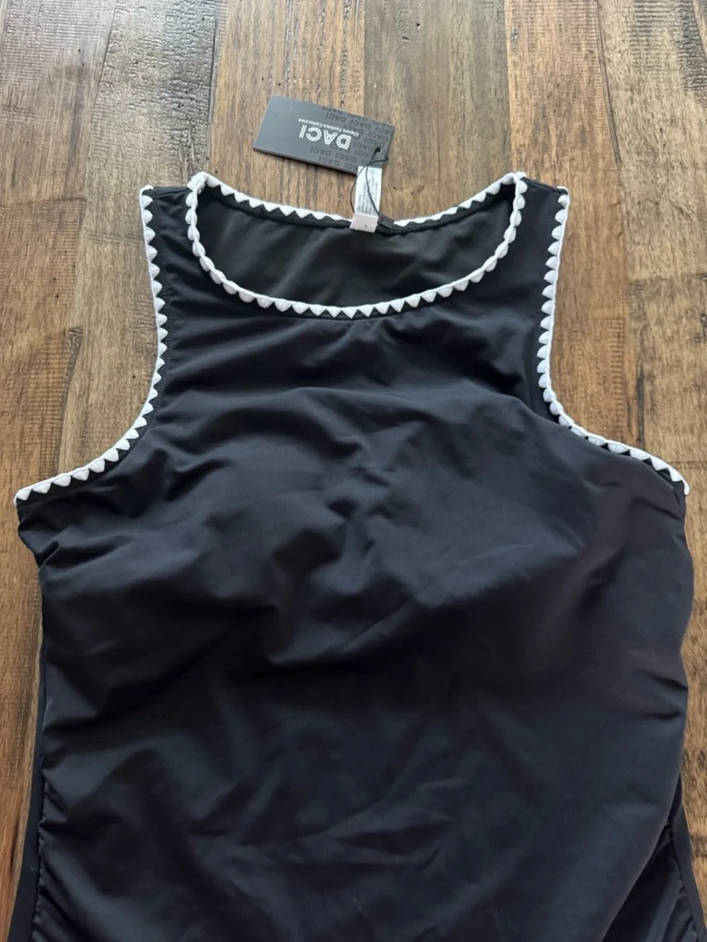 NWT Daci Black Tankini Top White Trim Scalloped Edge Size Small - Picture 3 of 13